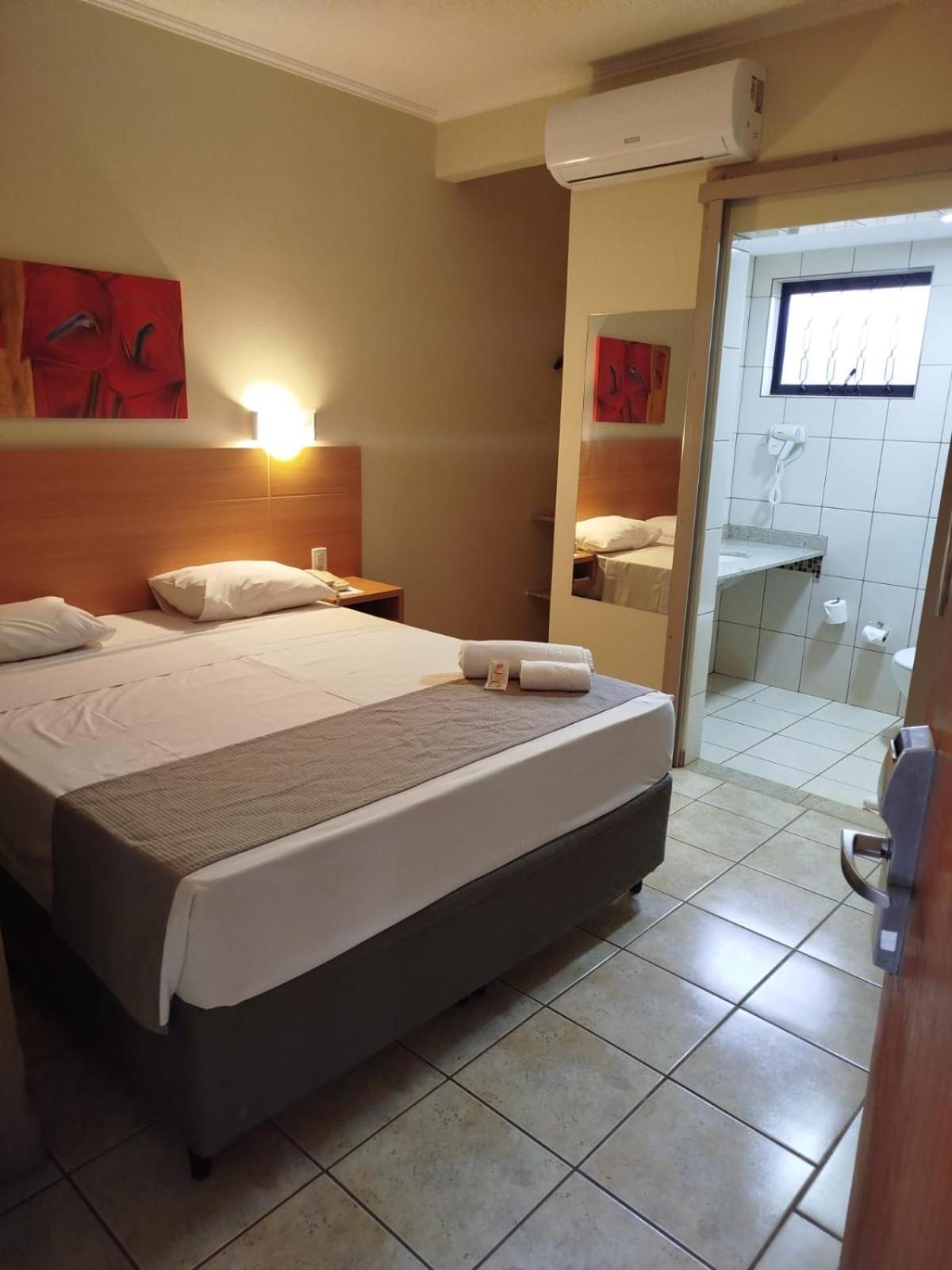 Savana Park Hotel Andradina Екстер'єр фото