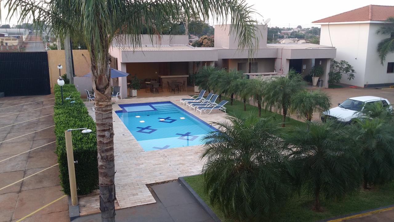 Savana Park Hotel Andradina Екстер'єр фото