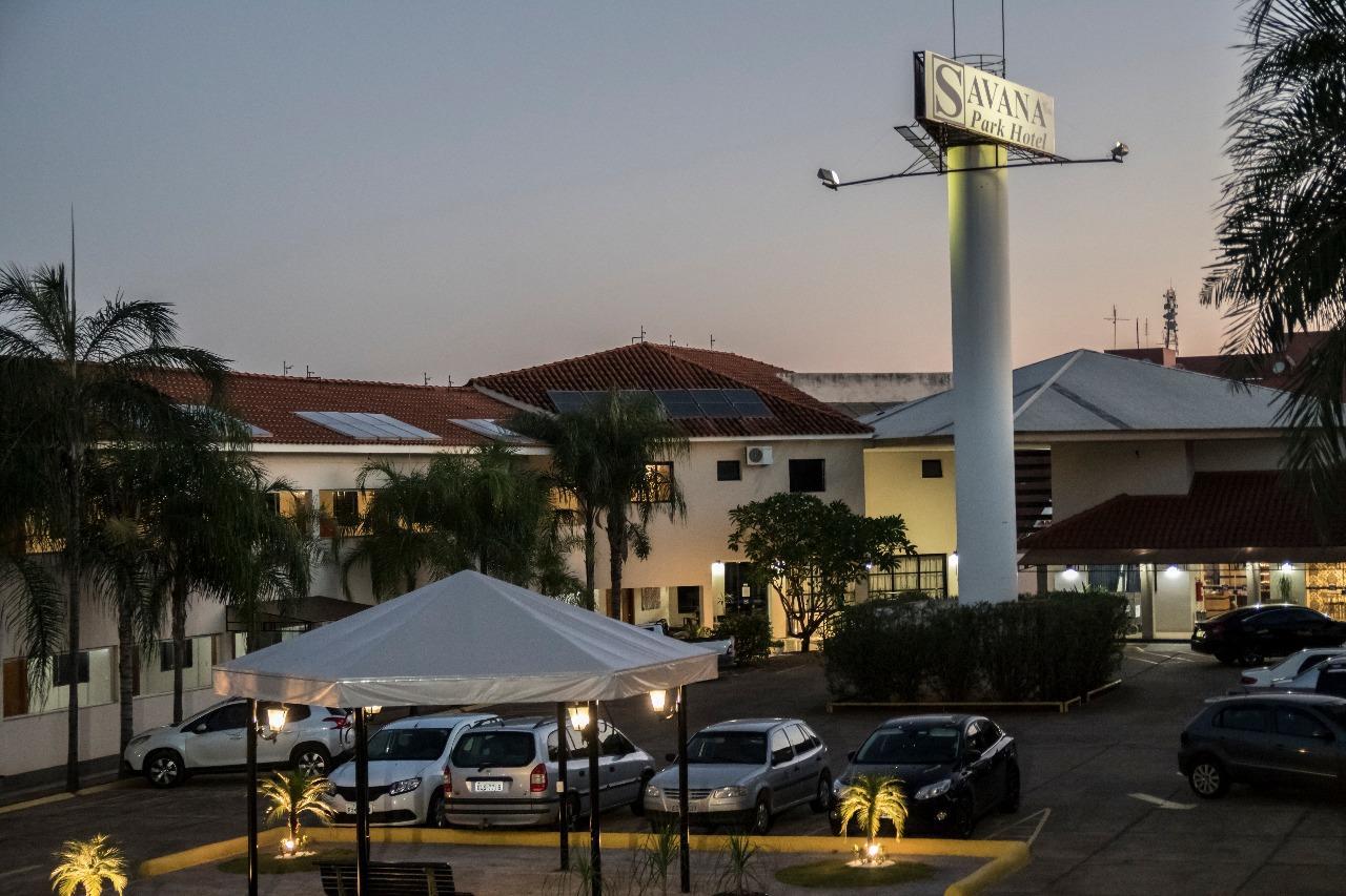 Savana Park Hotel Andradina Екстер'єр фото